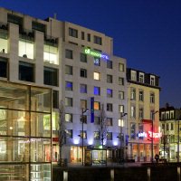 All Seasons Antwerpen City Center voorzijde avond